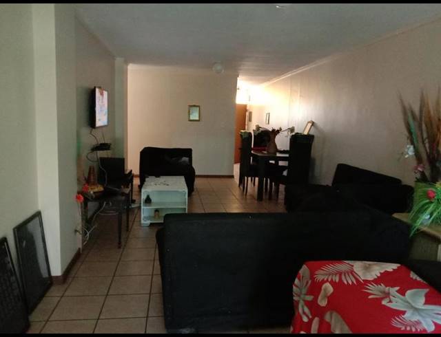 3 BEDROOM APARTMENT FOR SALE IN SUNNYSIDE